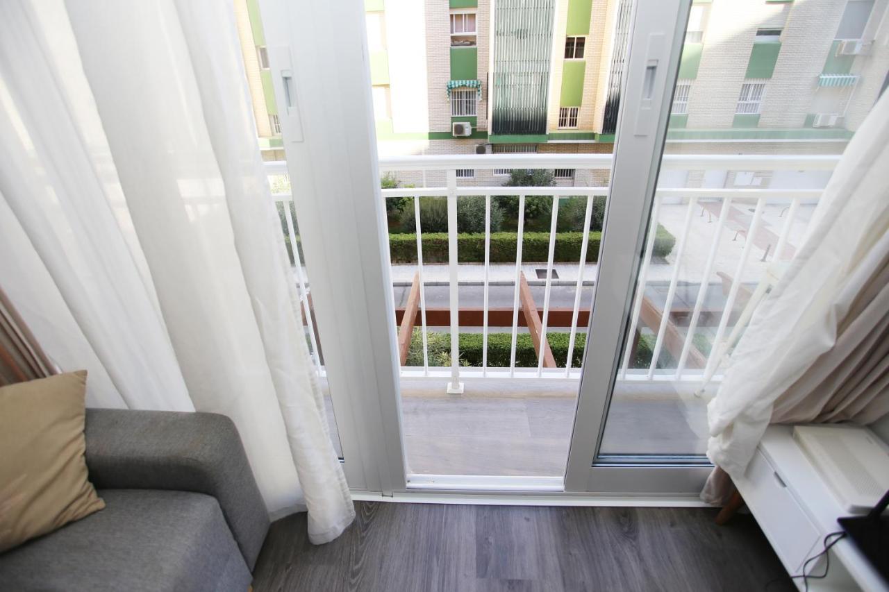 マラガApartamento En Calle Mendoza - Zona Huelin & 300 Mts De La Playaアパートメント エクステリア 写真