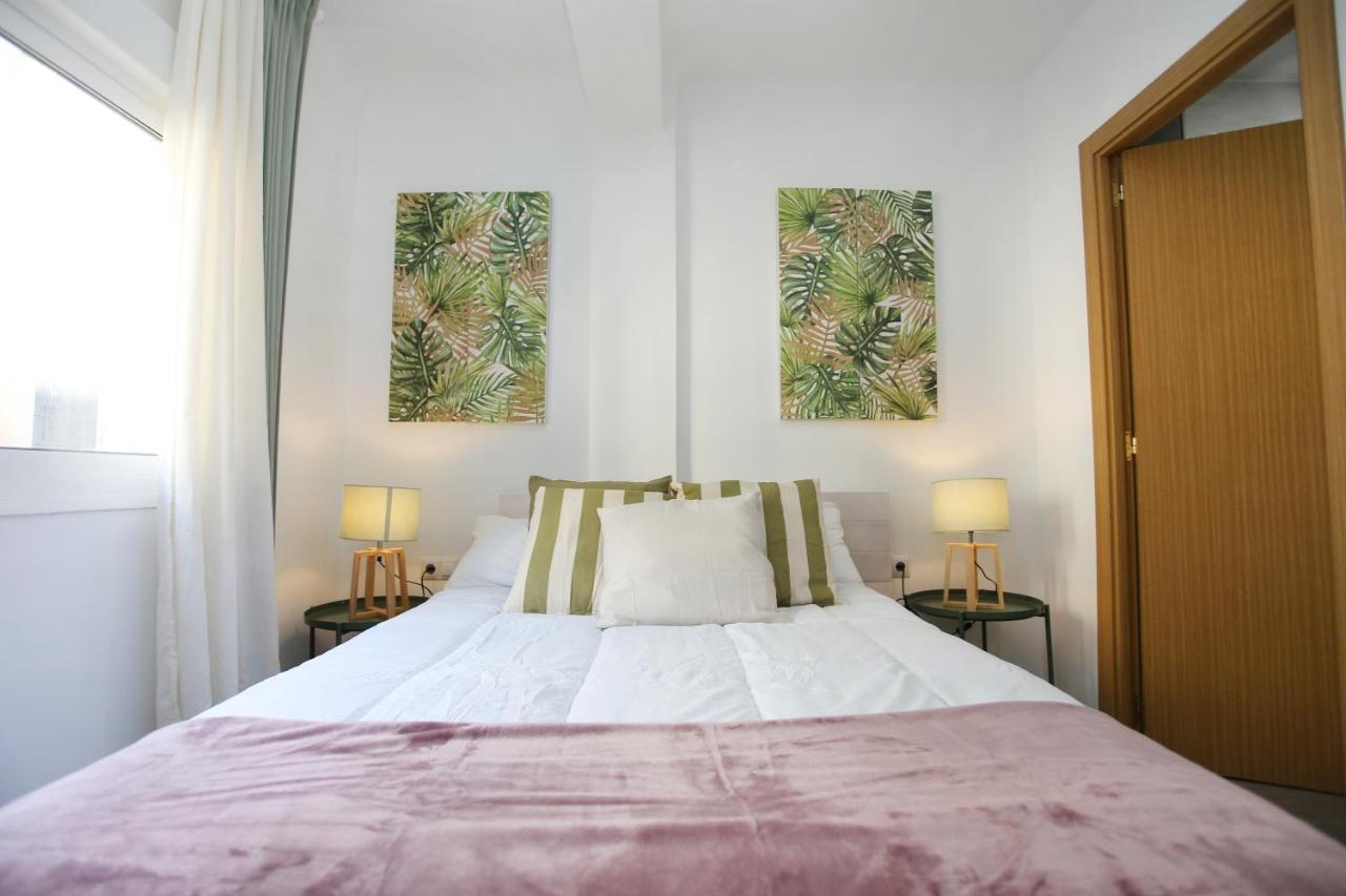 マラガApartamento En Calle Mendoza - Zona Huelin & 300 Mts De La Playaアパートメント エクステリア 写真