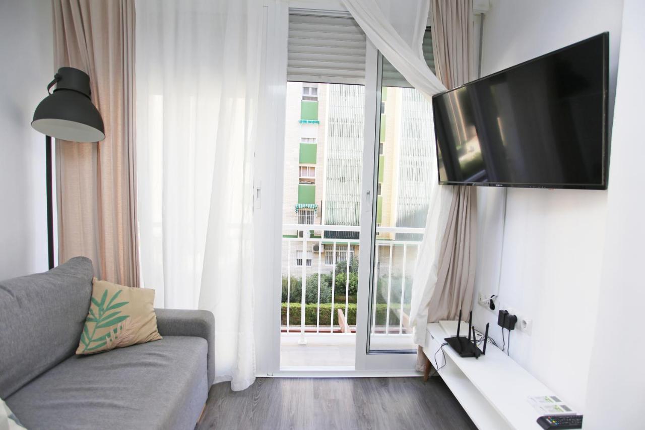 マラガApartamento En Calle Mendoza - Zona Huelin & 300 Mts De La Playaアパートメント エクステリア 写真