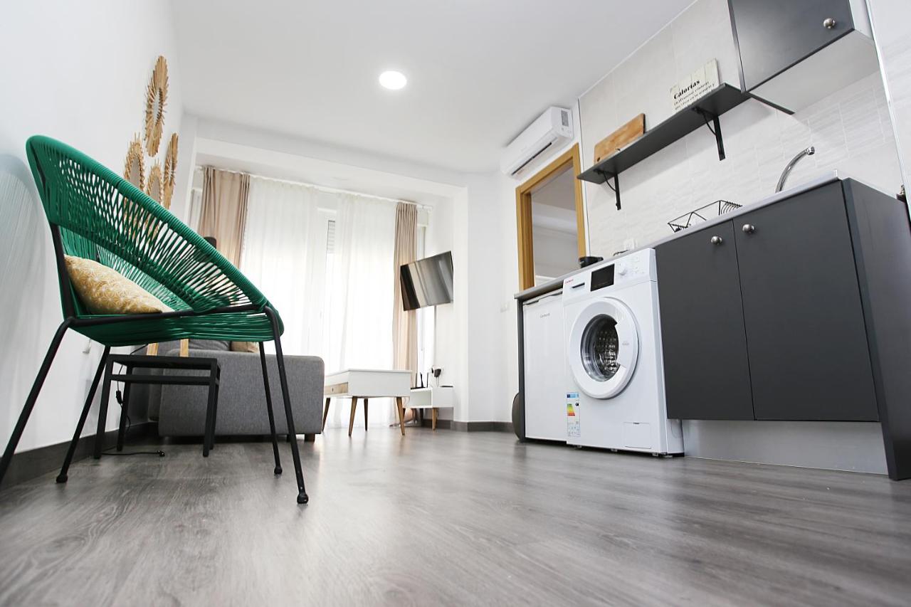 マラガApartamento En Calle Mendoza - Zona Huelin & 300 Mts De La Playaアパートメント エクステリア 写真