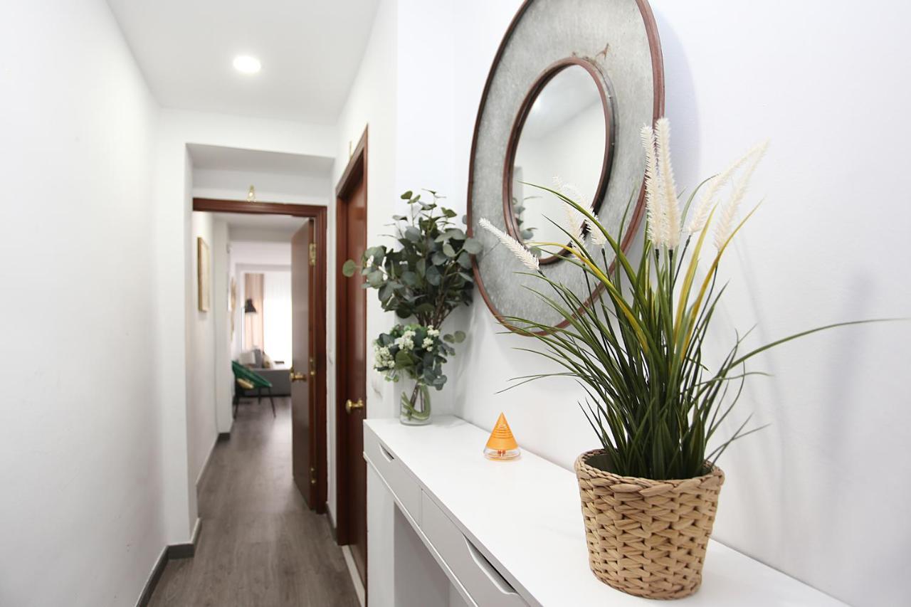 マラガApartamento En Calle Mendoza - Zona Huelin & 300 Mts De La Playaアパートメント エクステリア 写真