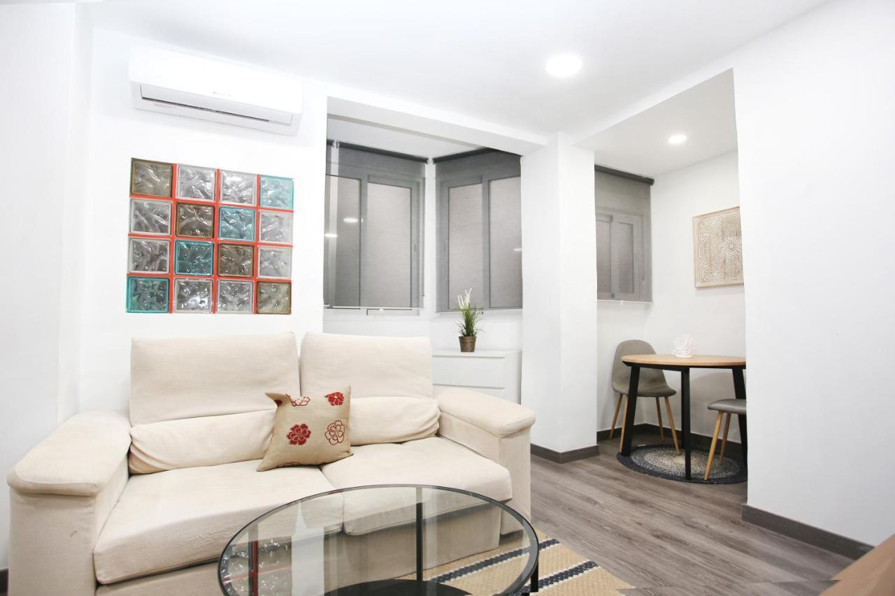 マラガApartamento En Calle Mendoza - Zona Huelin & 300 Mts De La Playaアパートメント エクステリア 写真