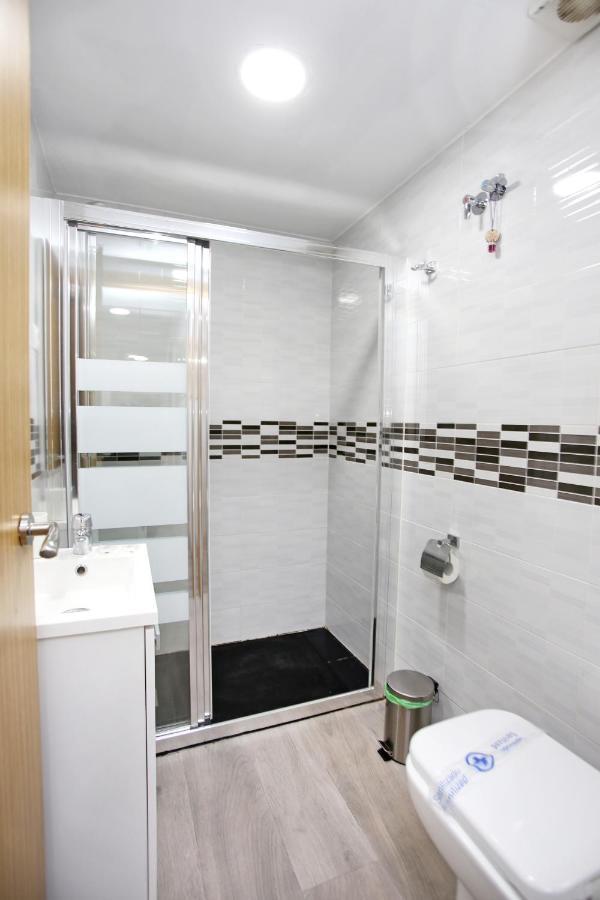 マラガApartamento En Calle Mendoza - Zona Huelin & 300 Mts De La Playaアパートメント エクステリア 写真