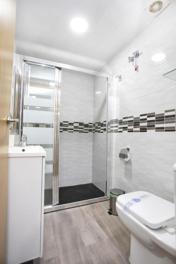 マラガApartamento En Calle Mendoza - Zona Huelin & 300 Mts De La Playaアパートメント エクステリア 写真